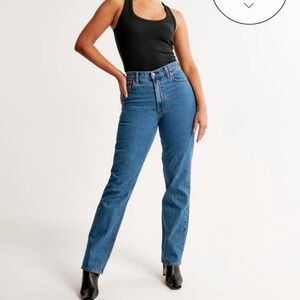 ABERCROMBIE Curve Love Ultra High Rise 90s Straight Jean. 26L in dark marble